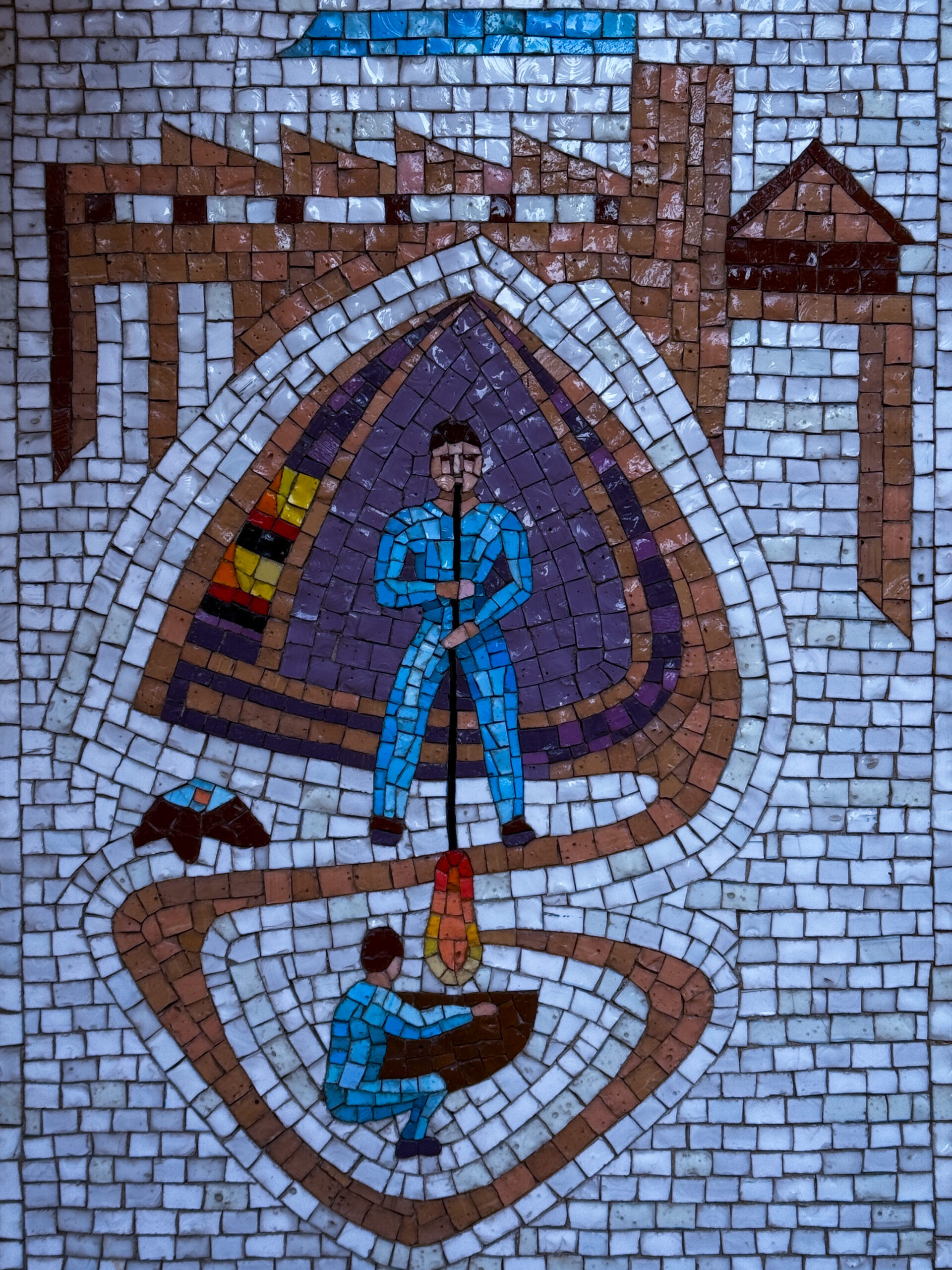 Das Handwerk der Glasbläserei ist auf der Insel Murano in einem Mosaik dargestellt