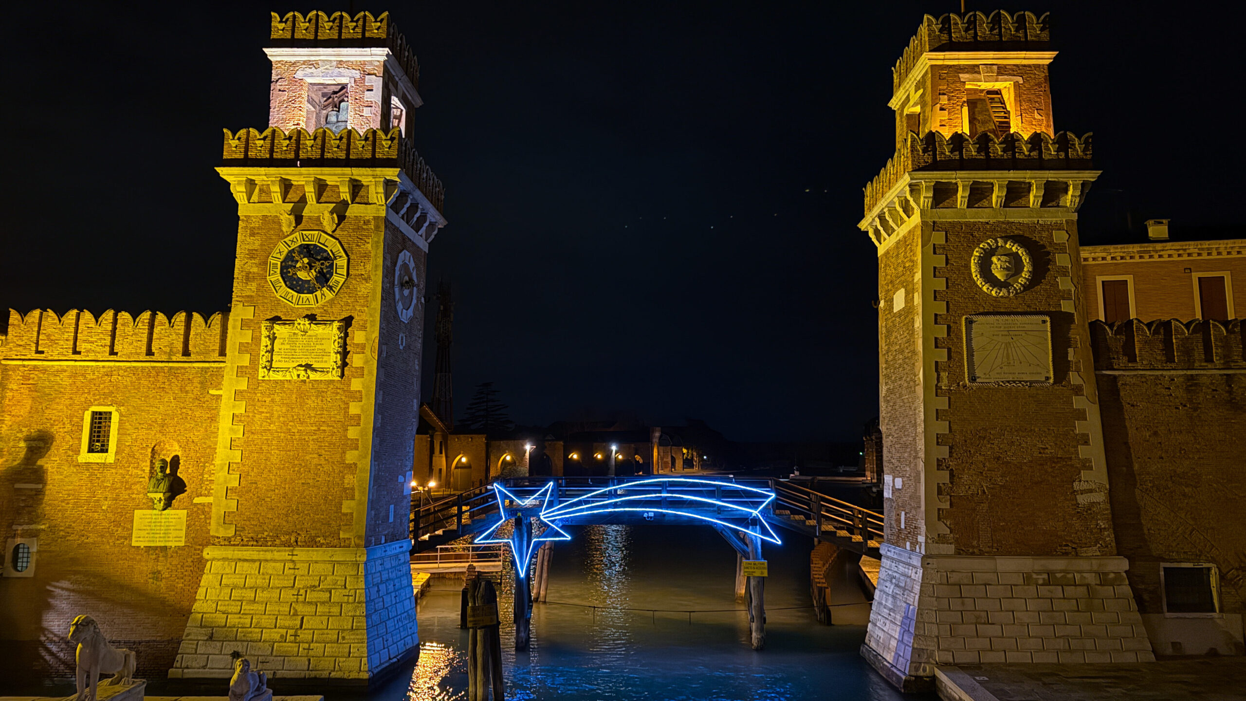 Sternschnuppe als Weihnachtsdeko am Arsenale